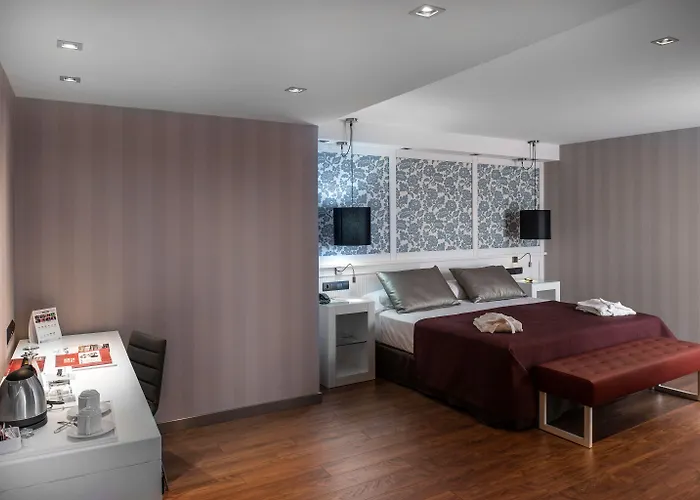 Catalonia Catedral Hotell 4*