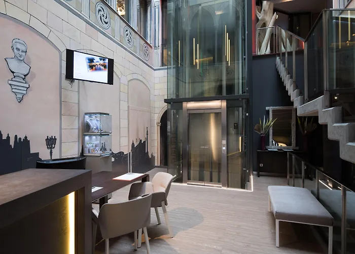 Hotell Catalonia Catedral 4*