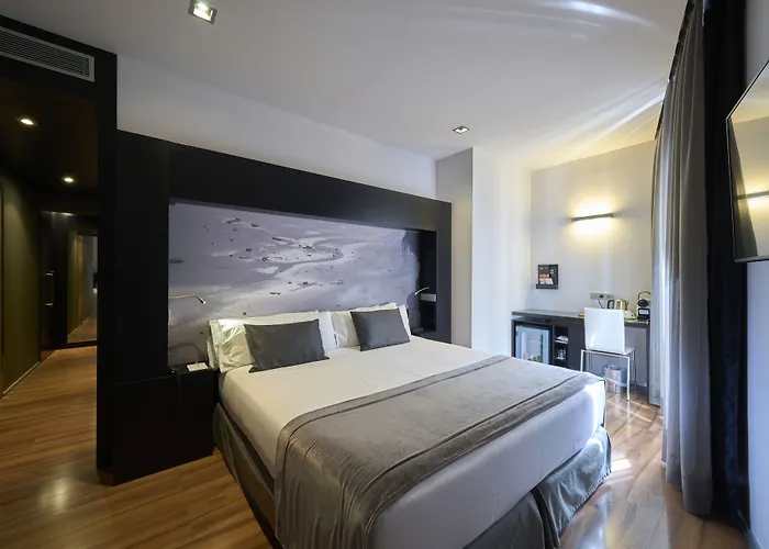 Catalonia Catedral Hotell 4*