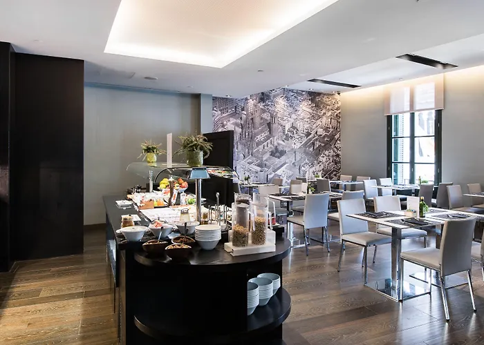 Hotel Catalonia Catedral 4*